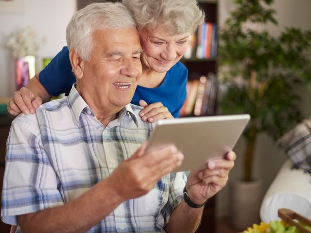 Adultos mayores Tecnología y Aplicaciones Parte I